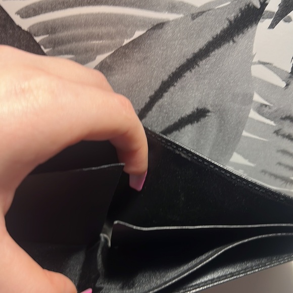 NWT Grant Thomas Black Pebble Wallet! ID Holder, Card Holders, Cash Holders! - Picture 8 of 9